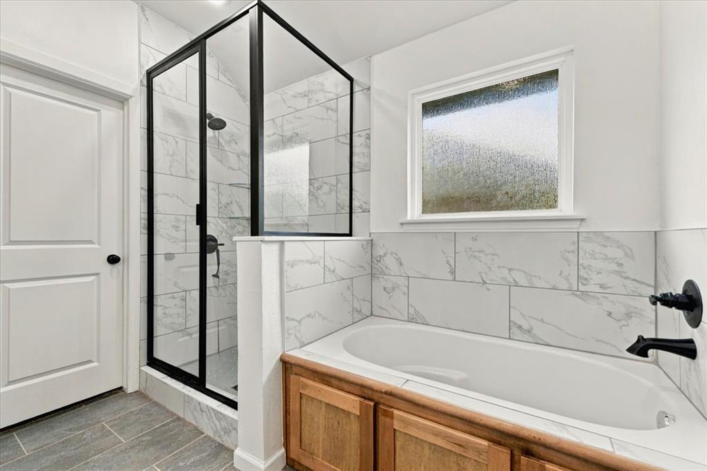 2301 Creekview Drive Property Photo 26
