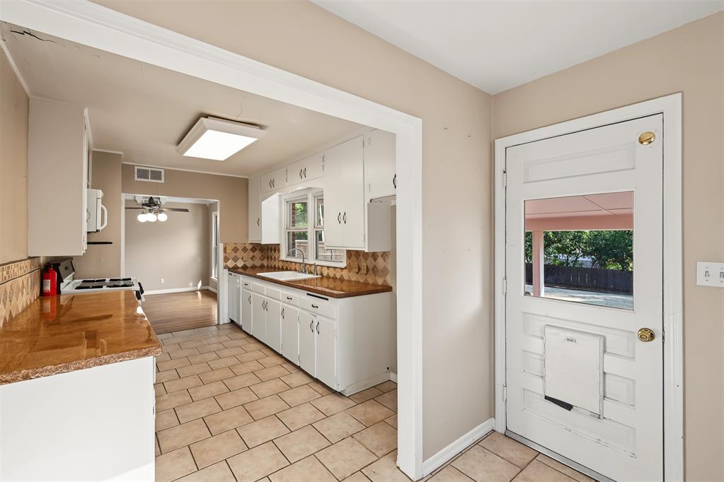 1728 Nw 63rd Street Property Photo 12