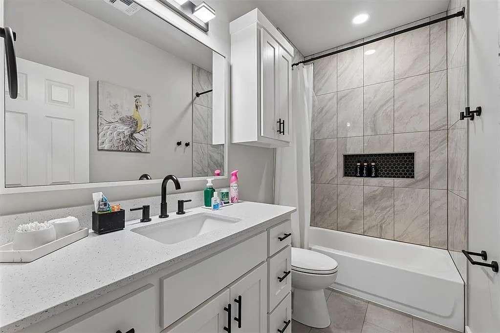 4617 S East Avenue Property Photo 26