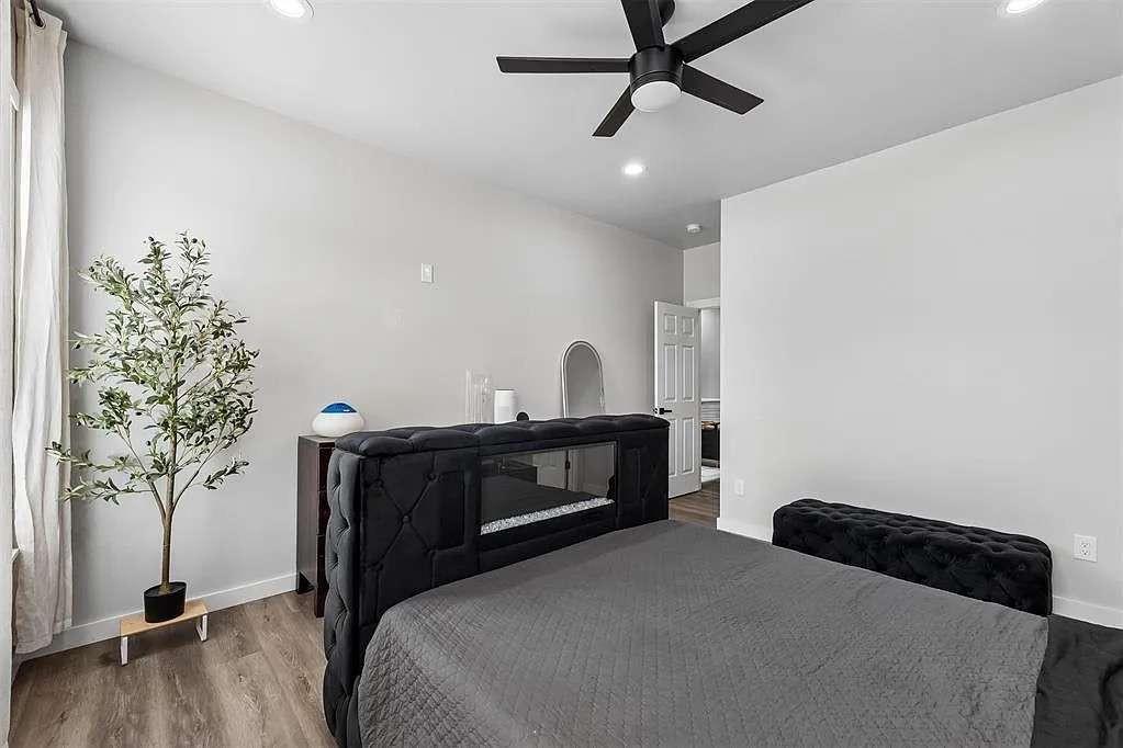4617 S East Avenue Property Photo 29