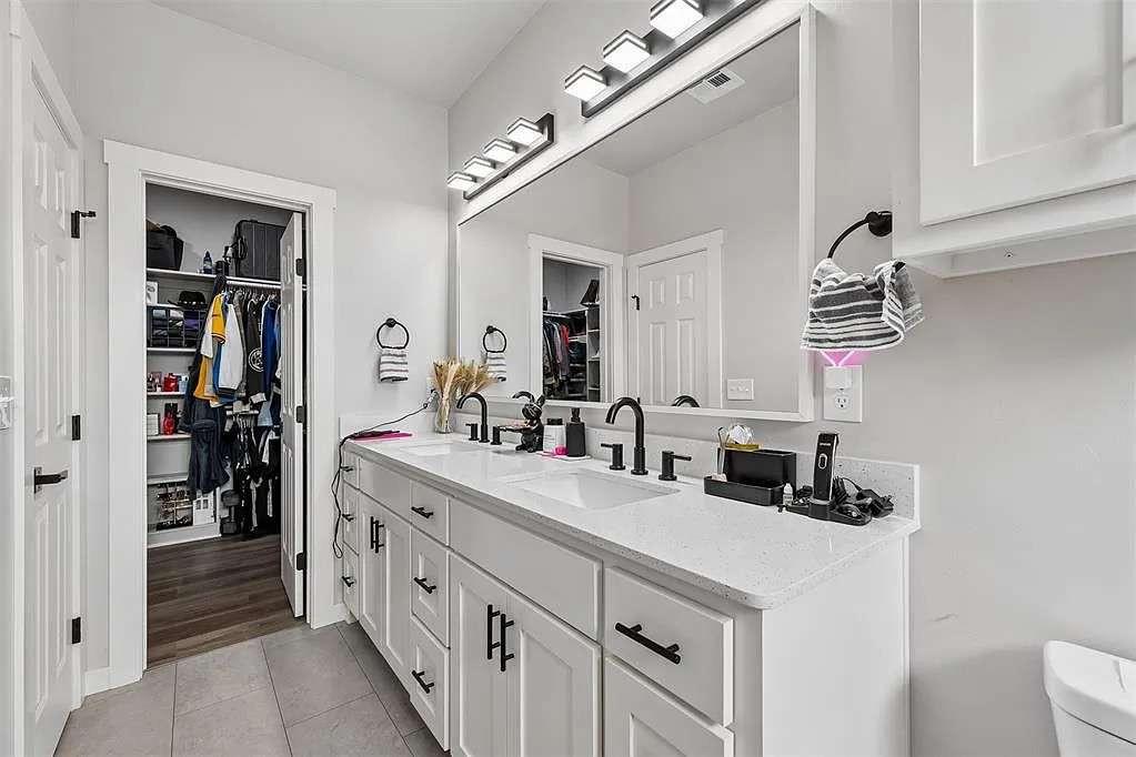 4617 S East Avenue Property Photo 31