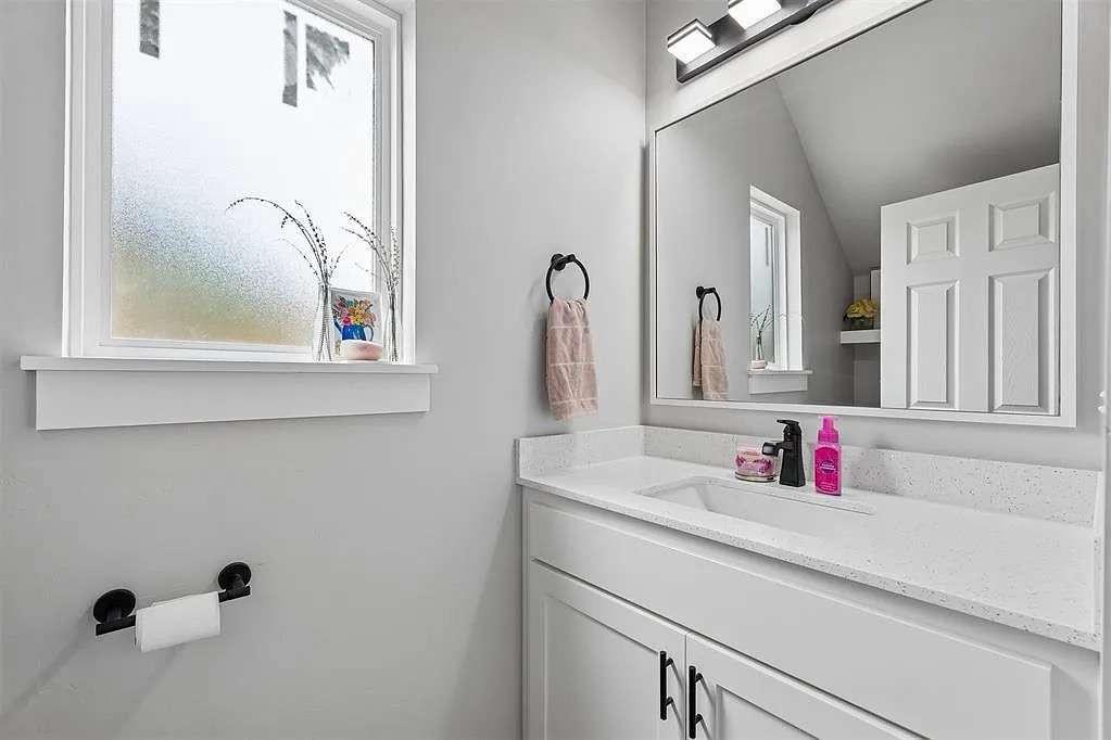 4617 S East Avenue Property Photo 32