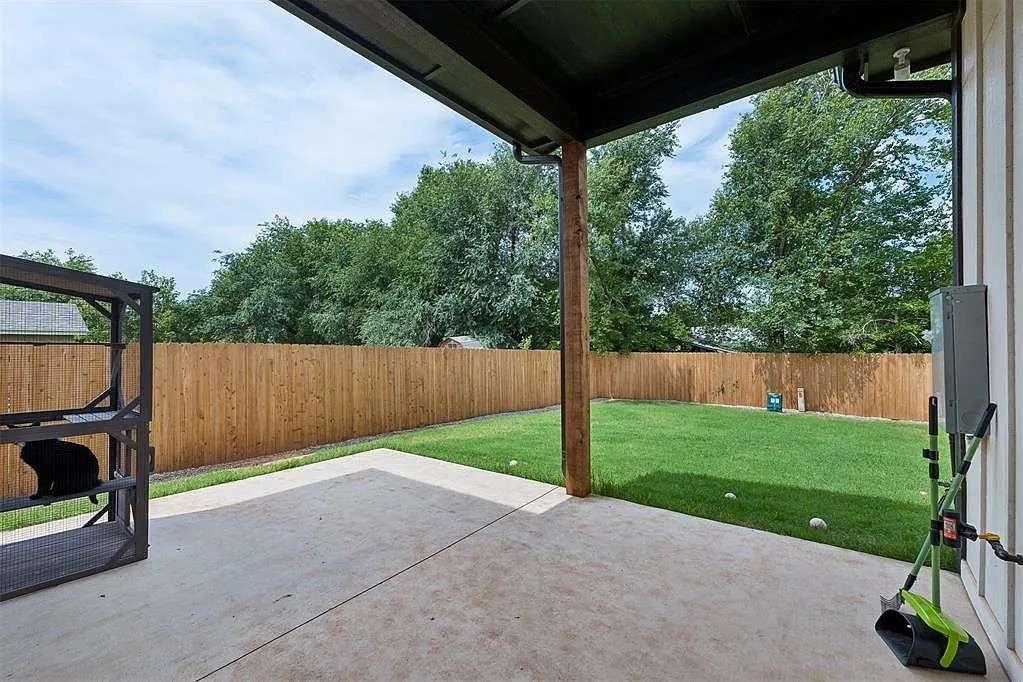 4617 S East Avenue Property Photo 42