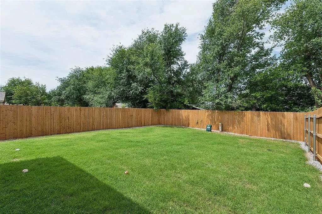 4617 S East Avenue Property Photo 45
