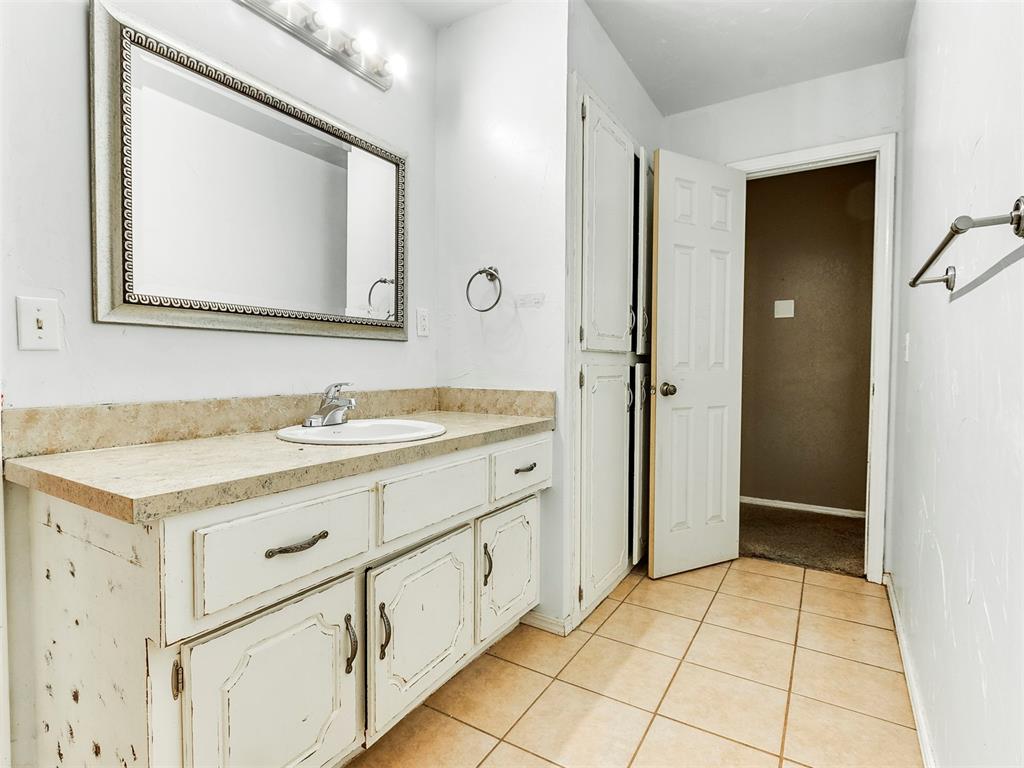 8200 Karla Lane Property Photo 15