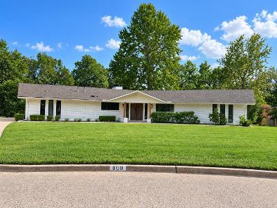 800 Mockingbird Lane Property Photo 1