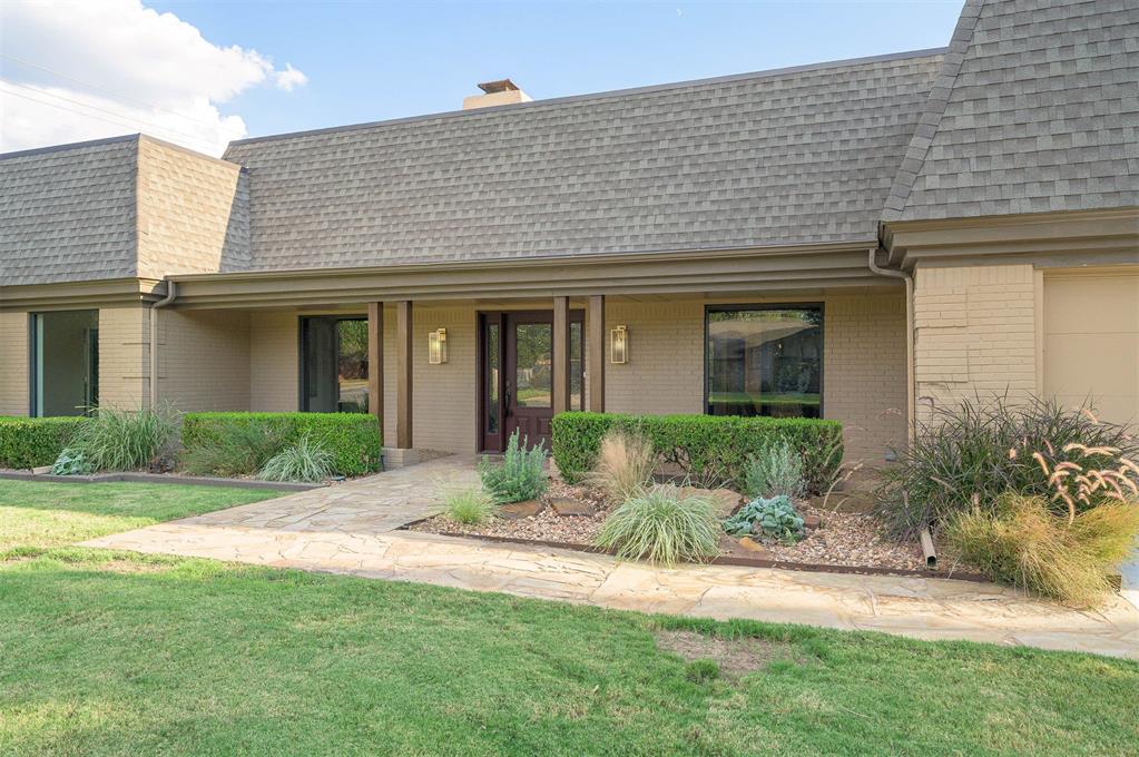 2900 Drakestone Avenue Property Photo 2