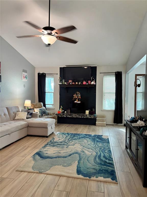 13205 Eastvalley Road Property Photo 3