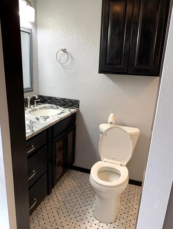 13205 Eastvalley Road Property Photo 5
