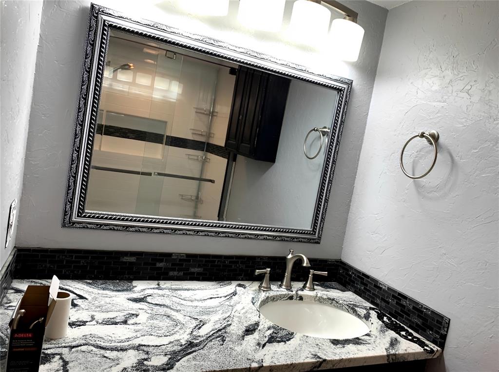 13205 Eastvalley Road Property Photo 7