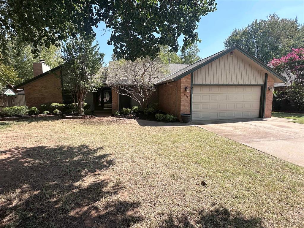 804 Lakeside Circle Property Photo 1
