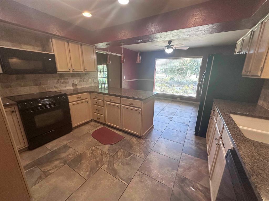 804 Lakeside Circle Property Photo 8