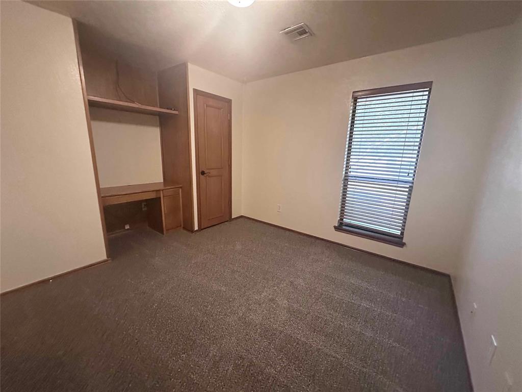 804 Lakeside Circle Property Photo 12