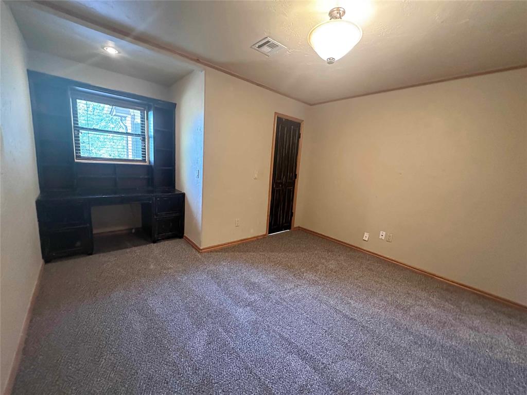 804 Lakeside Circle Property Photo 15