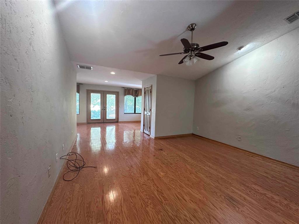 804 Lakeside Circle Property Photo 17