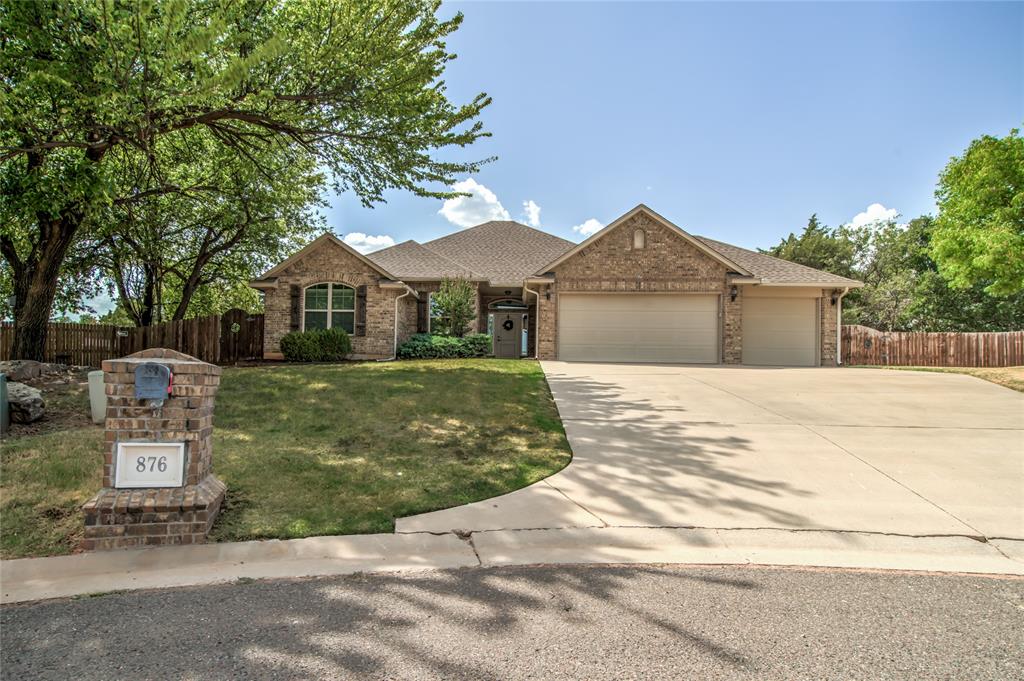 876 Crooked Oak Circle Property Photo 1