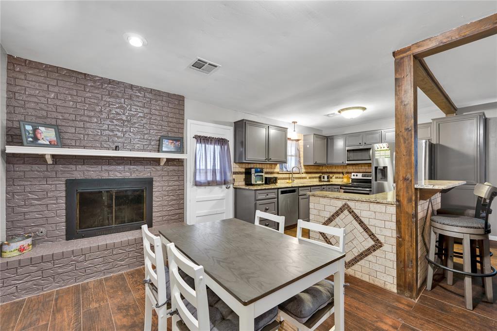 611 S Leach Avenue Property Photo 13