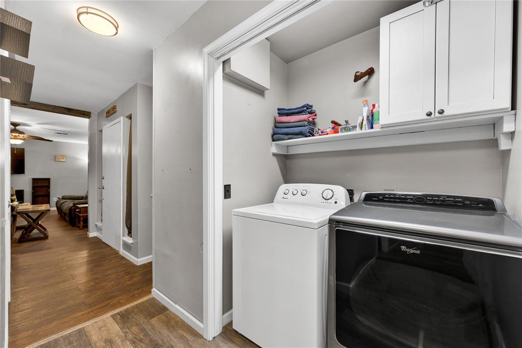 611 S Leach Avenue Property Photo 18