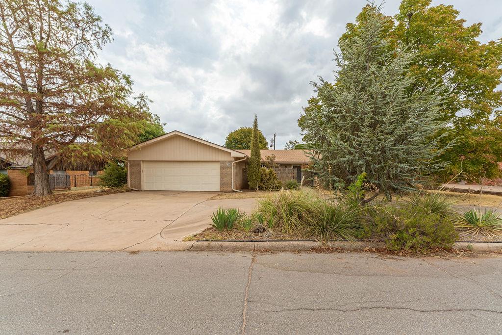 1109 Sherwood Road Property Photo 1
