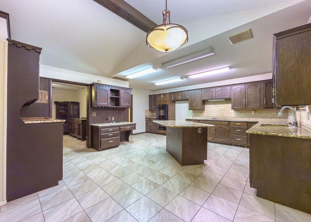 1109 Sherwood Road Property Photo 3