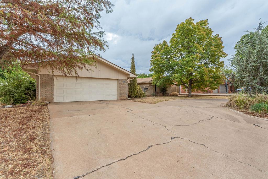 1109 Sherwood Road Property Photo 7
