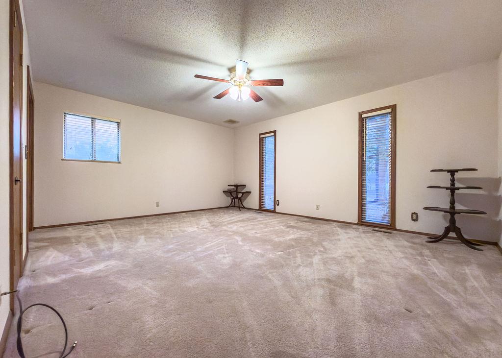 1109 Sherwood Road Property Photo 8