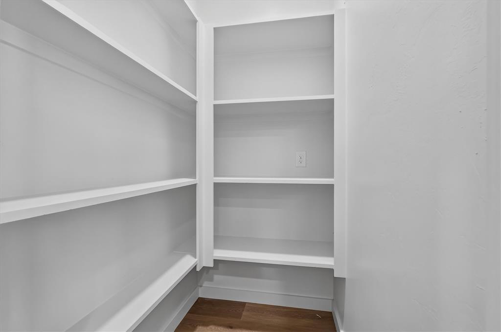 1813 Long Cove Avenue Property Photo 32