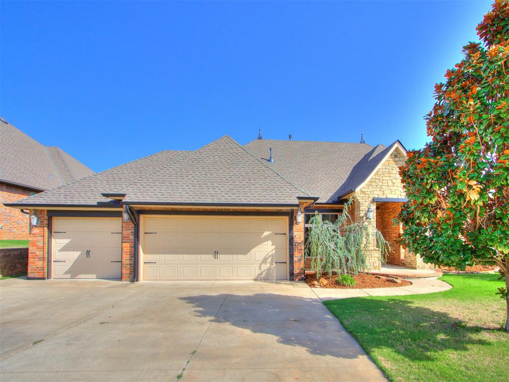 12607 Forest Oaks Drive Property Photo 4