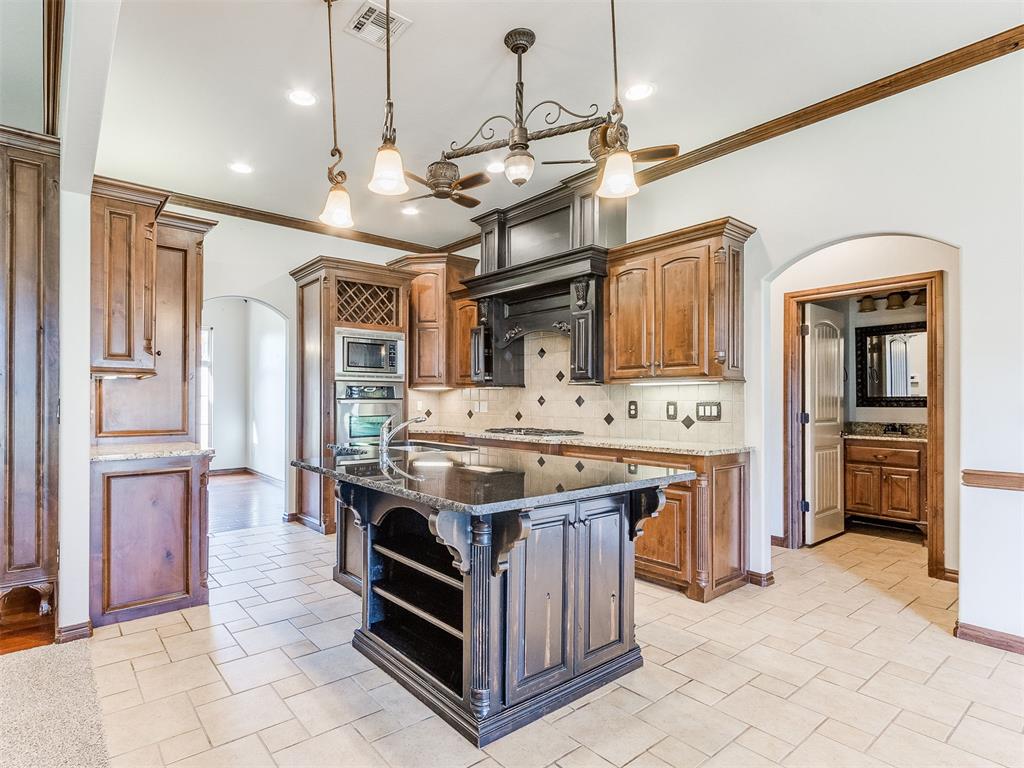 12607 Forest Oaks Drive Property Photo 23