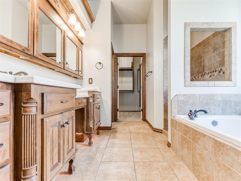 12607 Forest Oaks Drive Property Photo 29