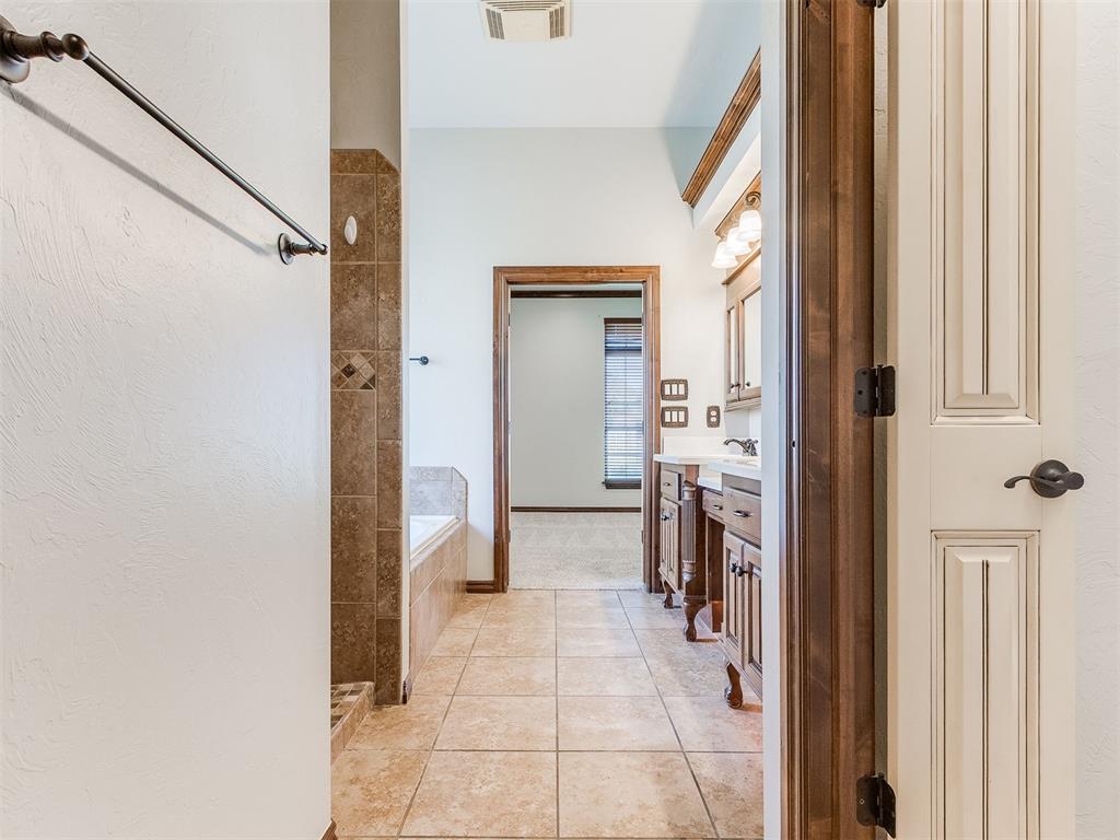 12607 Forest Oaks Drive Property Photo 32
