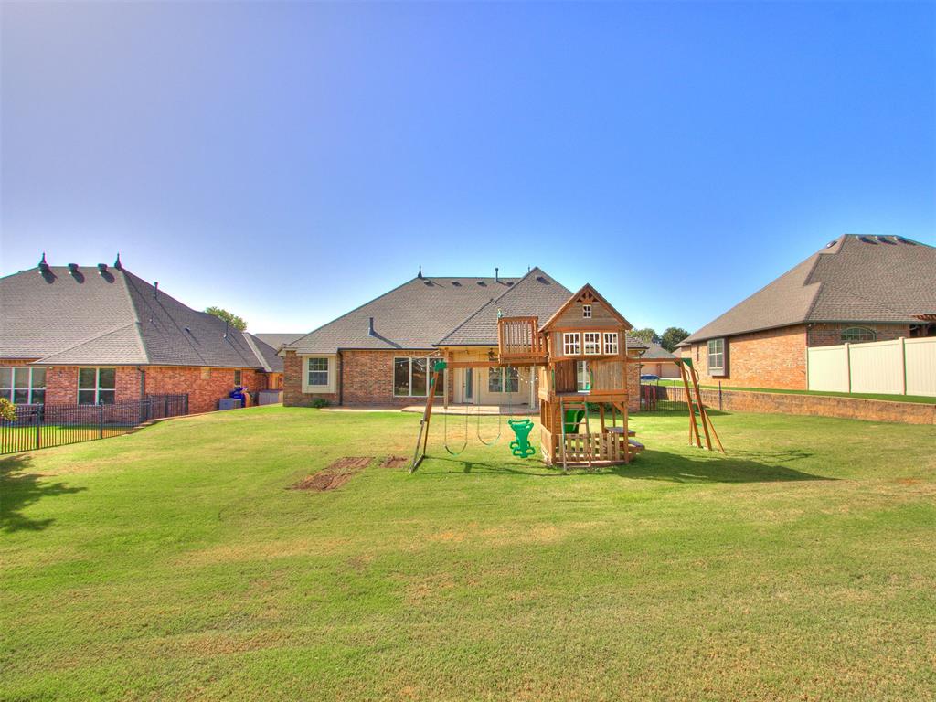 12607 Forest Oaks Drive Property Photo 43