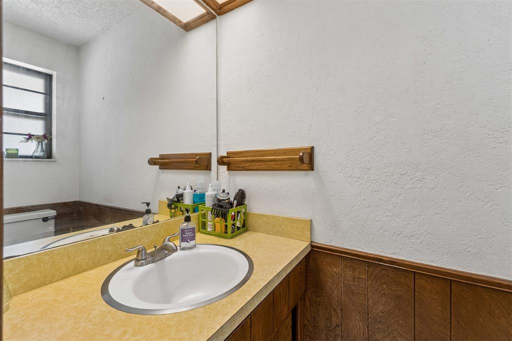 14016 W Andrew Lane Property Photo 18