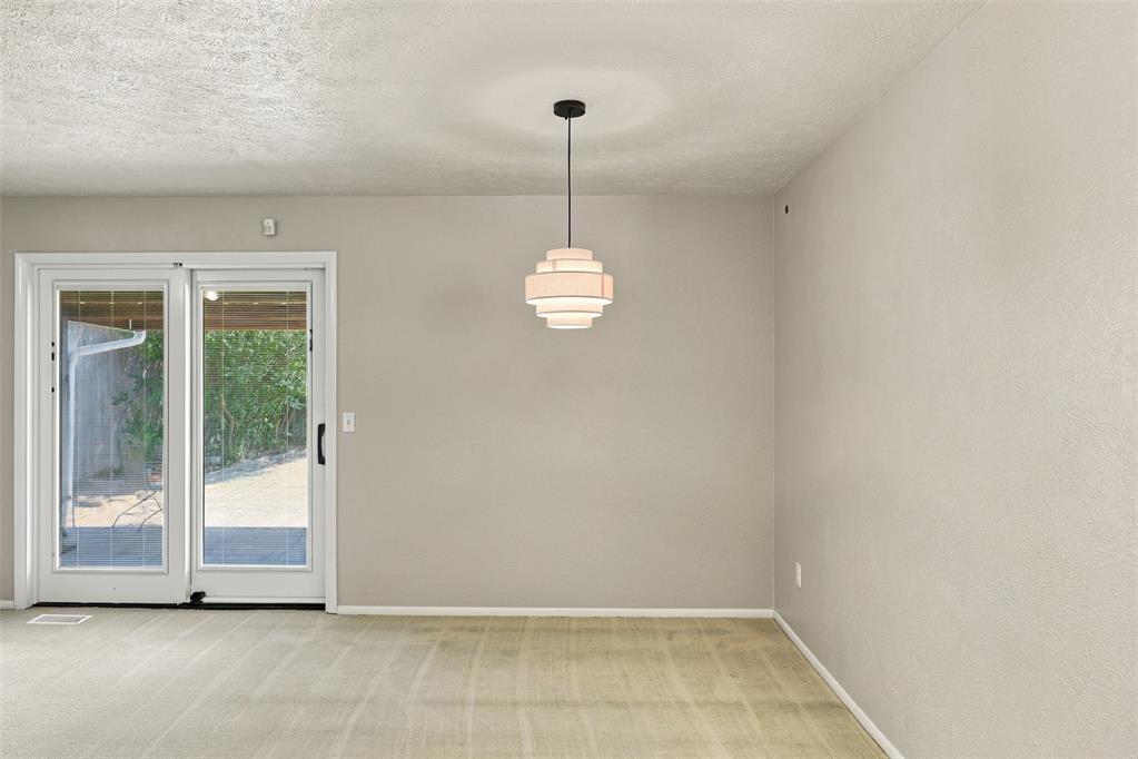 7704 Nw 25th Street Property Photo 10