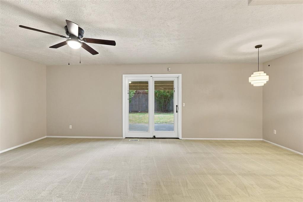 7704 Nw 25th Street Property Photo 12
