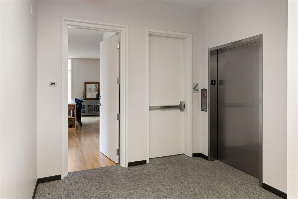 701 N Hudson Avenue 206 Property Photo 5