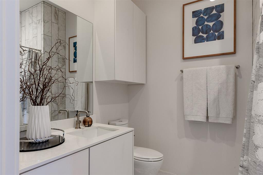 701 N Hudson Avenue 206 Property Photo 21