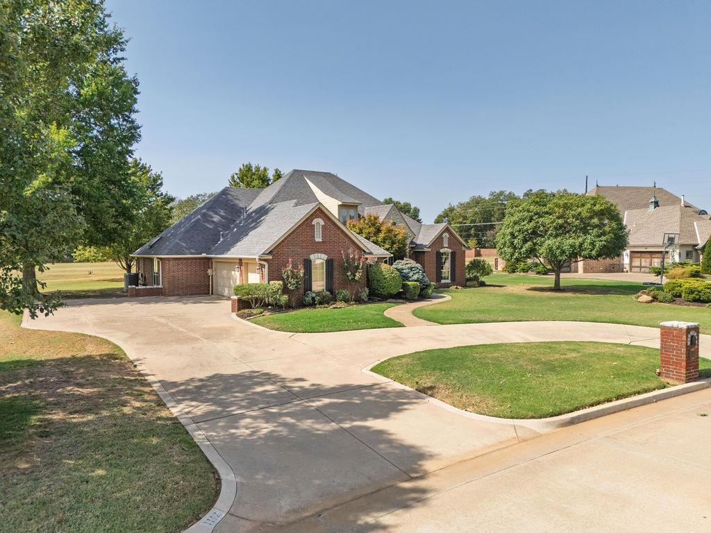 1112 Troon Circle Property Photo 1