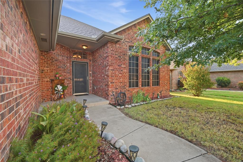 4220 Kensington Drive Property Photo 3