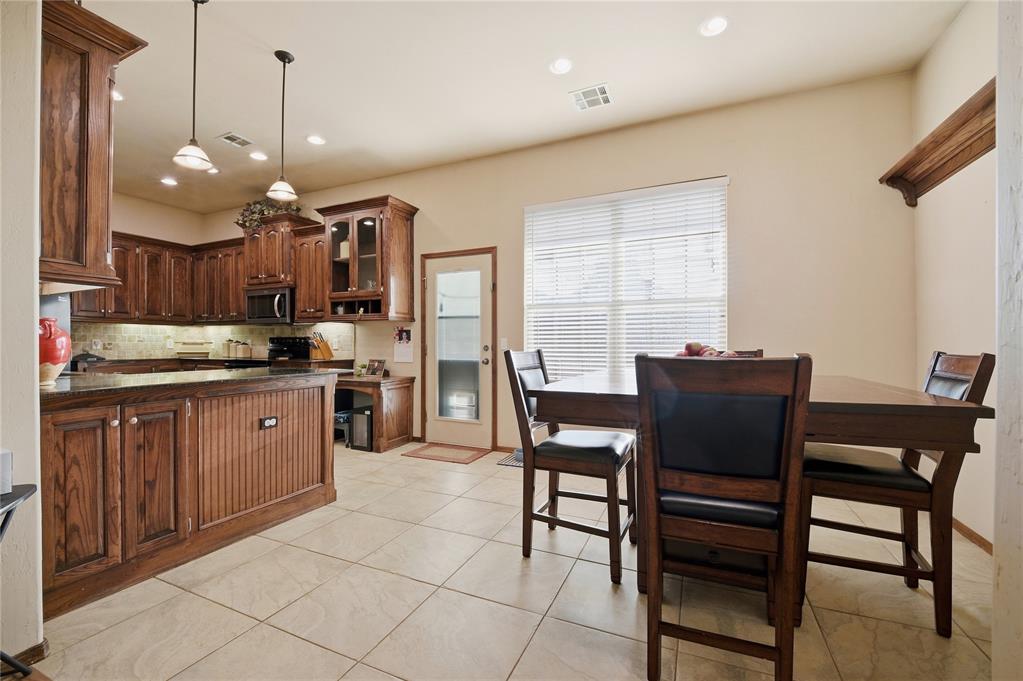 4220 Kensington Drive Property Photo 4