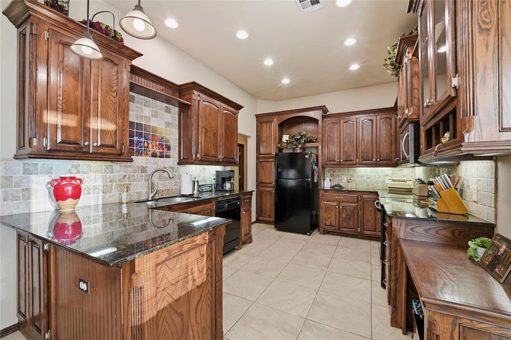 4220 Kensington Drive Property Photo 6