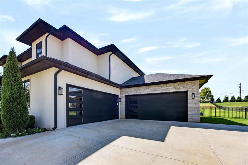 21485 S Sawtooth Circle Property Photo 4
