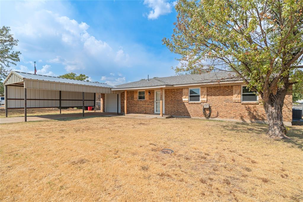 1209 1st Street Property Photo 3