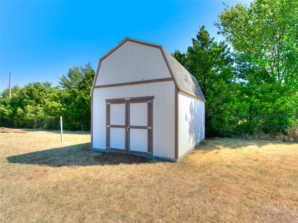 4500 Hillside Lane Property Photo 11