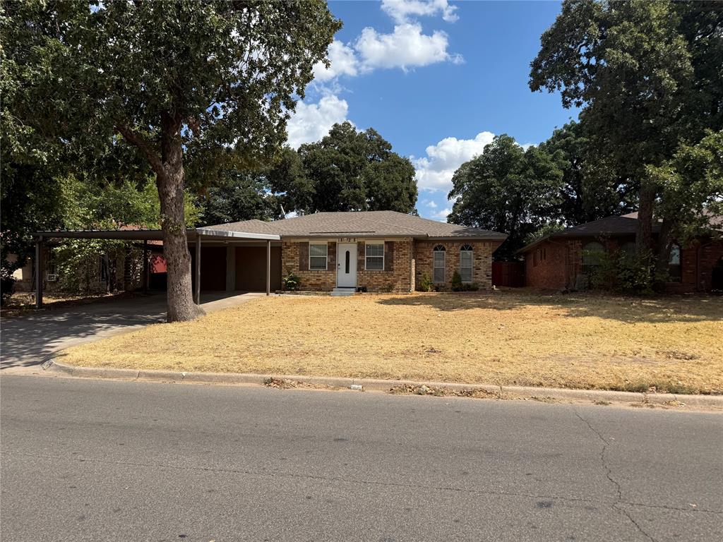 1828 N Purdue Avenue Property Photo 3