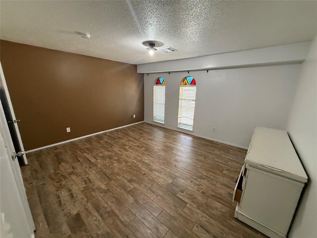 1828 N Purdue Avenue Property Photo 12