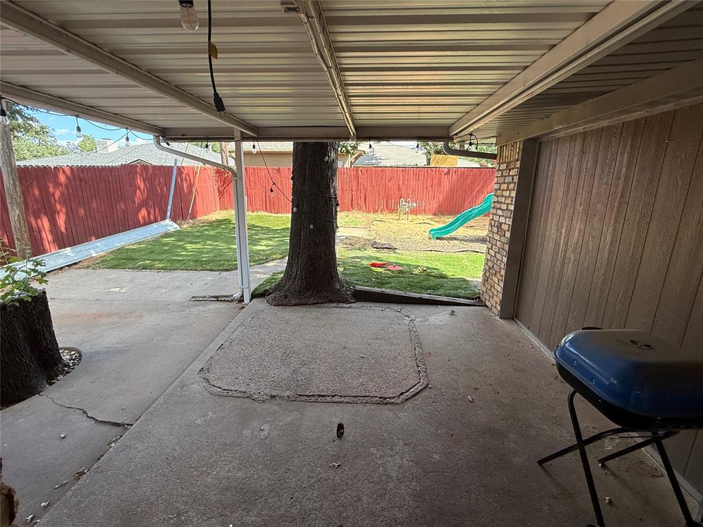 1828 N Purdue Avenue Property Photo 23