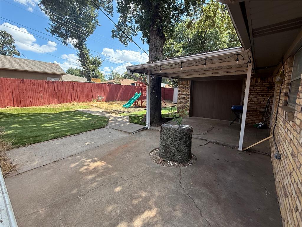 1828 N Purdue Avenue Property Photo 25