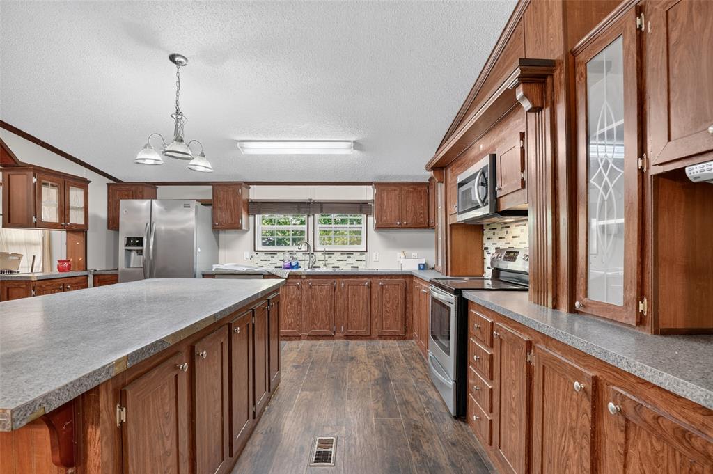 102211 S Highway 102 Property Photo 9