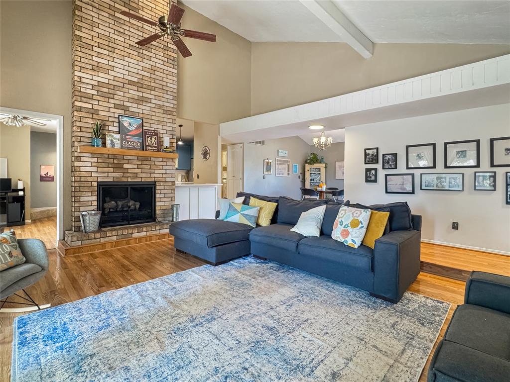 2302 Lindenwood Lane Property Photo 4